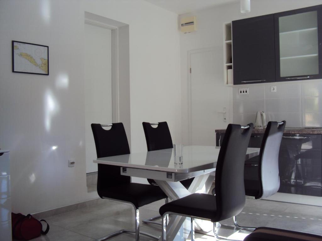 Apartment Zalo Donje Selo na Šolti Exterior foto